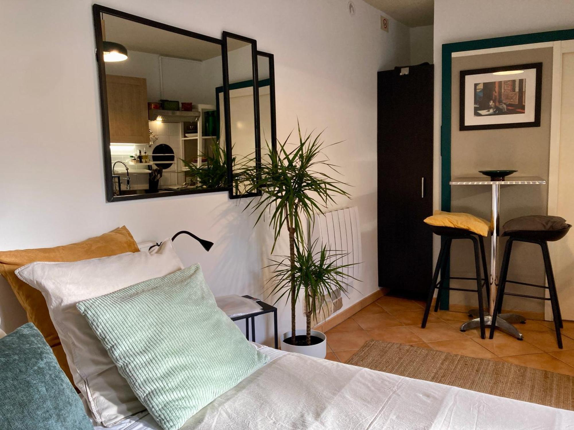 Aux 4 Logis Appart-Hotel - Studio Le City - Petit Dejeuner Inclus 1Ere Nuit Foix Exterior foto